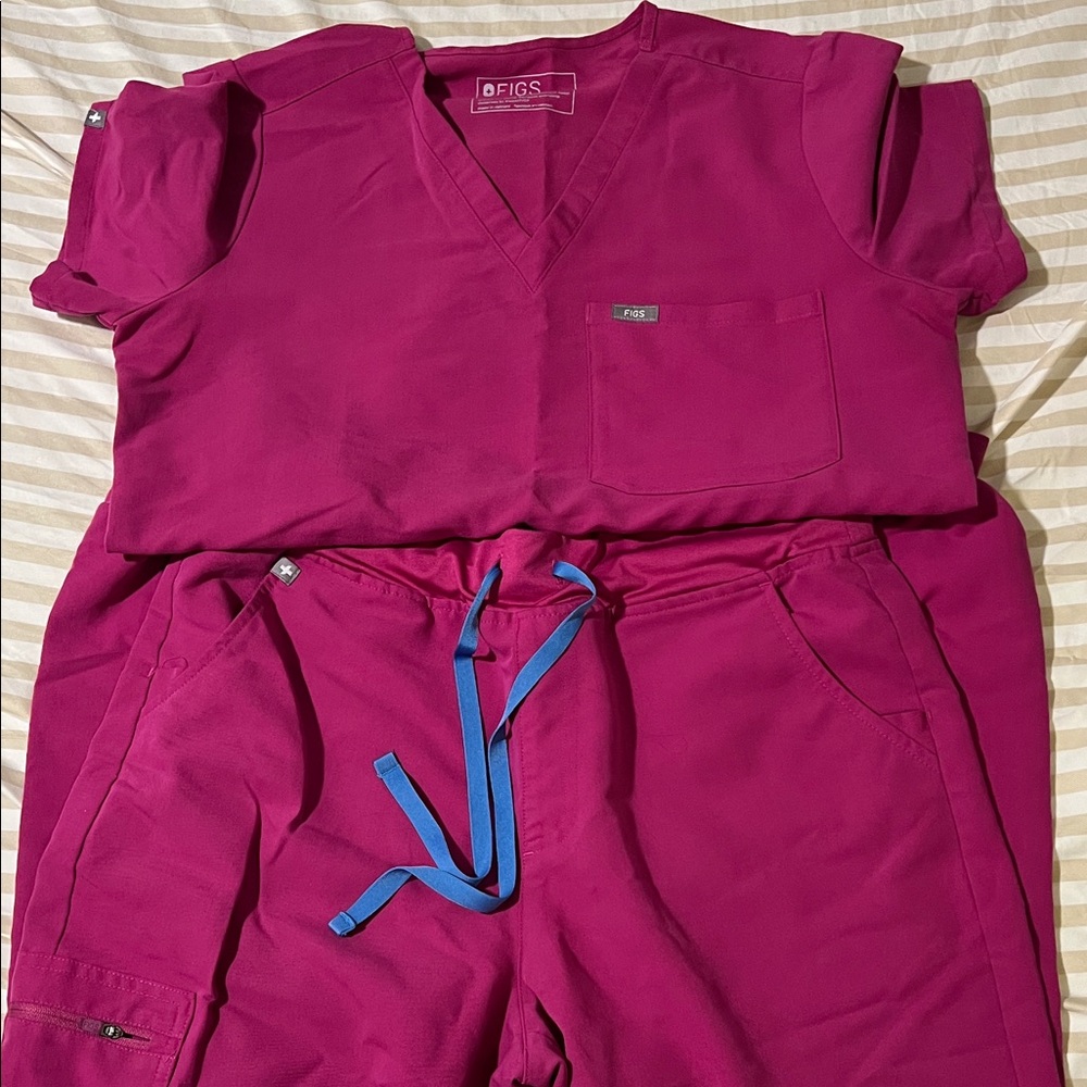 Figs Raspberry Scrub Set with Blue Accents